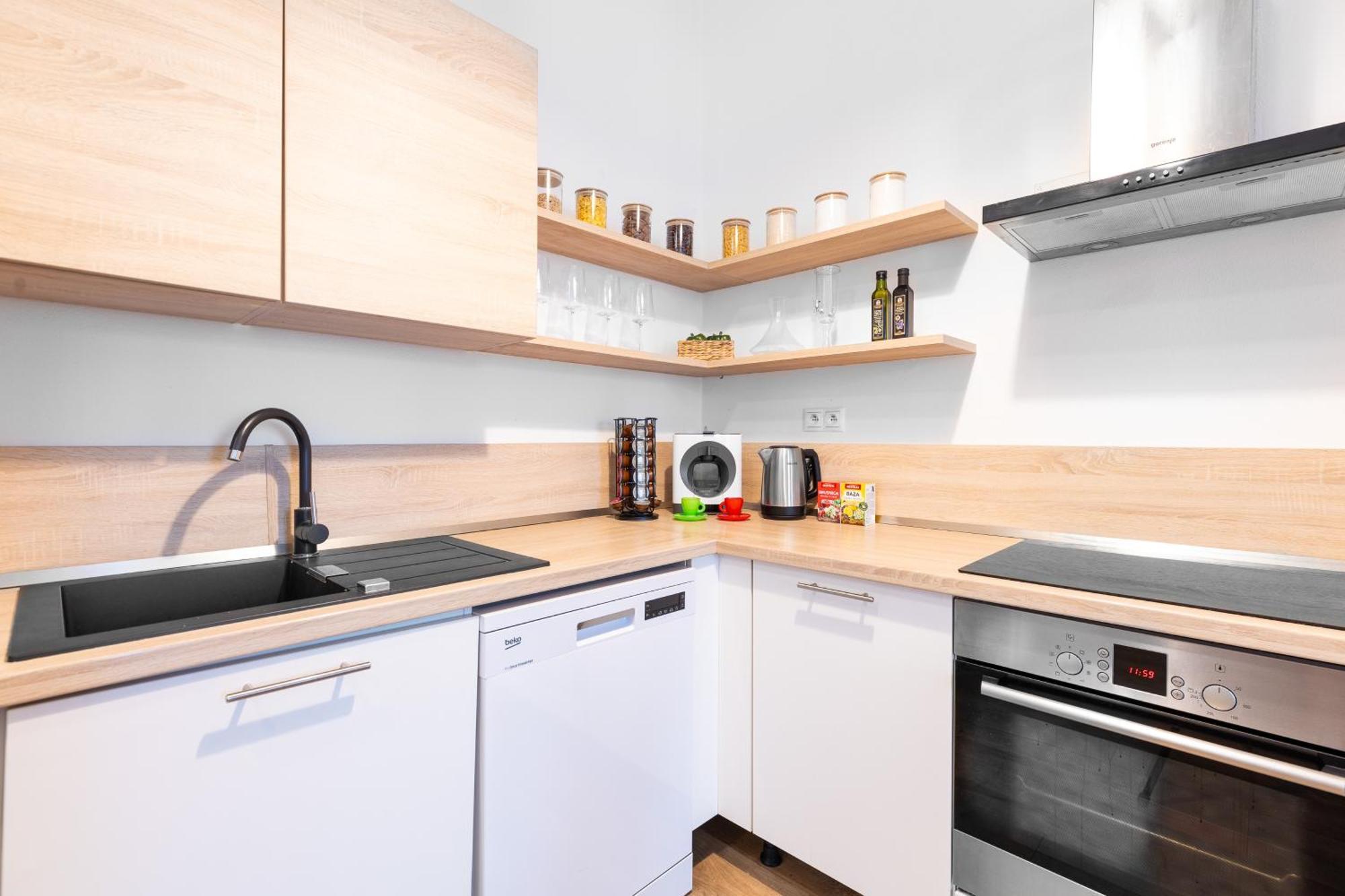Skackava - Beautiful New Apartment In Direct Centrum, 24H Self Check-In バンスカー・ビストリツァ エクステリア 写真