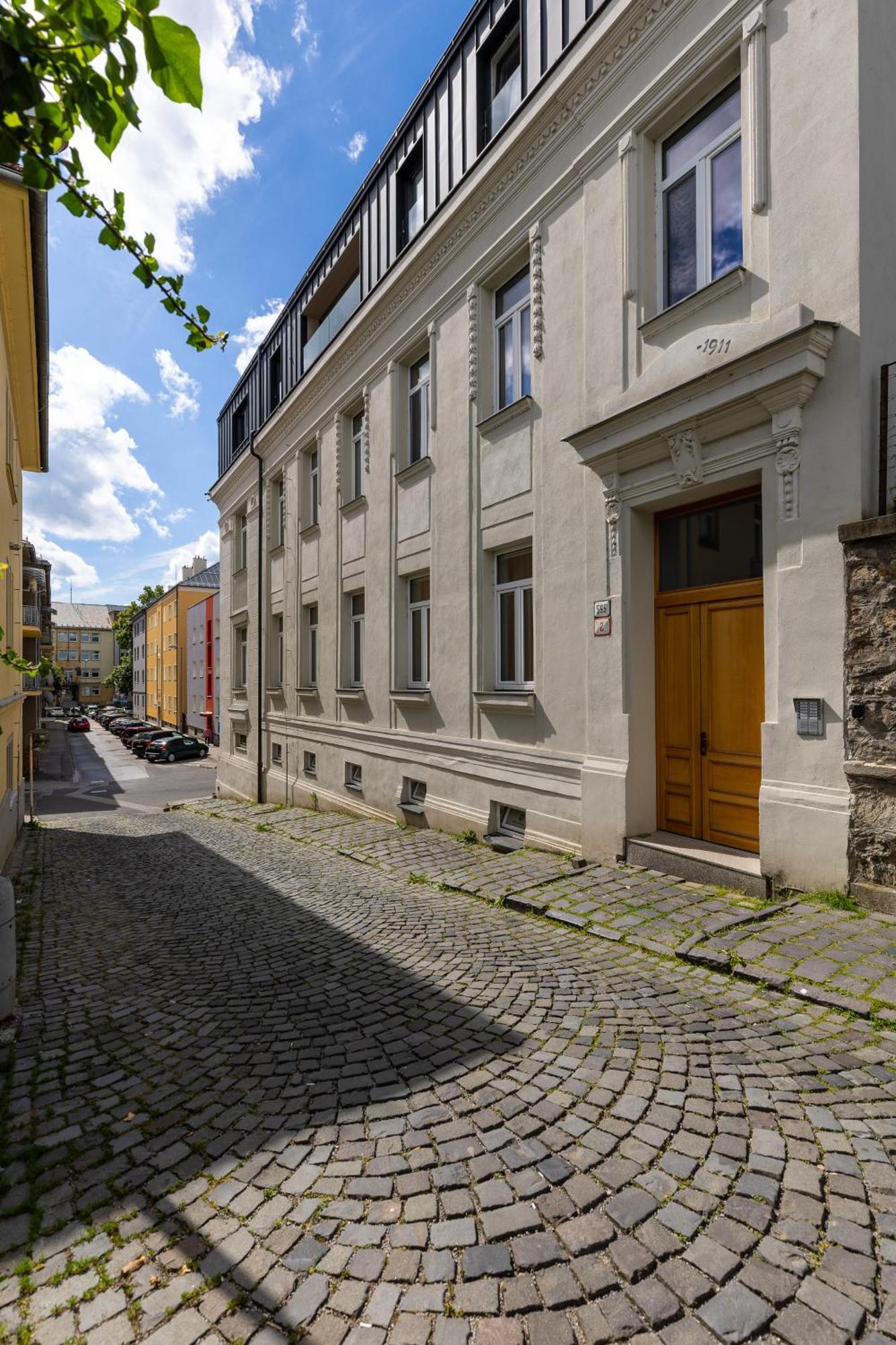 Skackava - Beautiful New Apartment In Direct Centrum, 24H Self Check-In バンスカー・ビストリツァ エクステリア 写真